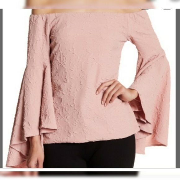 Romeo & Juliet Couture Tops - NWT Romeo & Juliet Couture Bell Sleeve top sz L